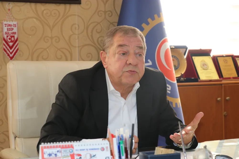 Türk-İş 4. Bölge Başkanı Edip Gülnar, açıklanan asgari ücrete tepkisi bu sözlerle dile getirdi;    Fırsatçılar zam yaptı  olan asgari ücretliye oldu 