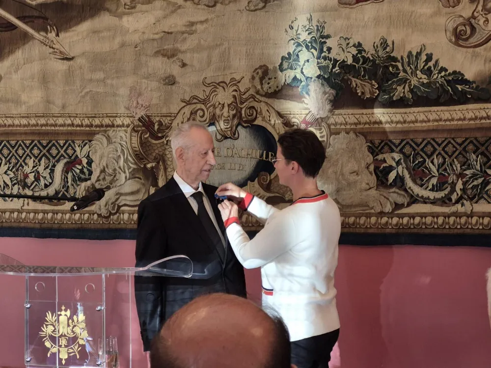 Adana Alliance Française Başkanı Aydın Önen’e Fransa’dan Şövalye Nişanı