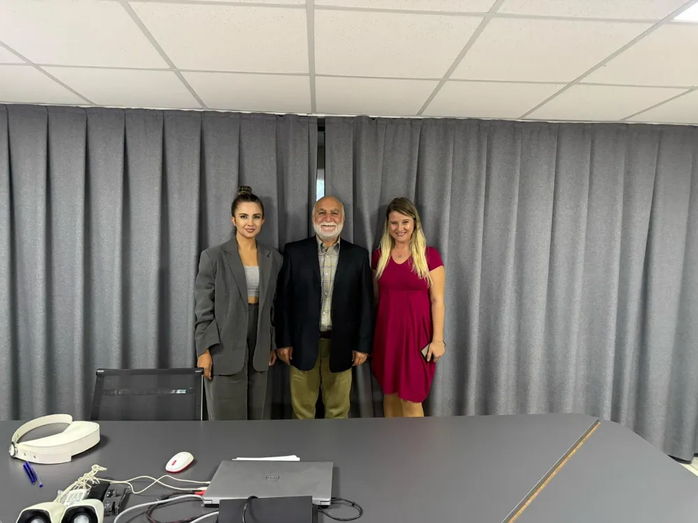 Gazeteci Özke, geleceğin aydınlık yüzleriyle buluştu