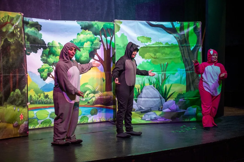 SEYHAN BELEDİYESİ, ARA TATİLDE ÇOCUKLARI TİYATRO İLE BULUŞTURDU