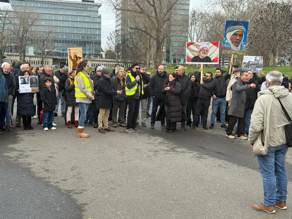 *Köln’ de Colani protesto edildi*