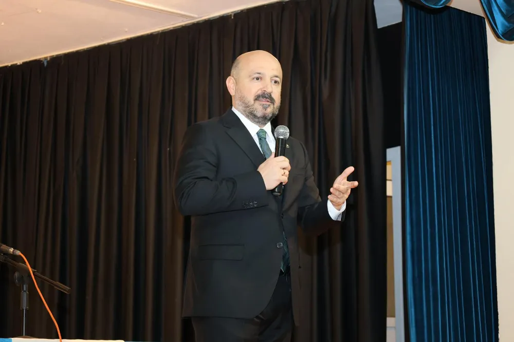 Halil Nacar öğrencilere  sağlık sektörünü anlattı