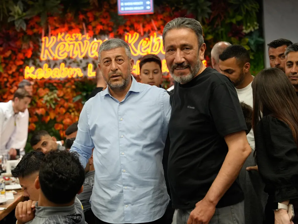  Aziz Aslan  Bulut Yeşil İnşaat Adana 01 Futbol Kulübü’ne Altay maçı öncesi iftar yemeği verdi