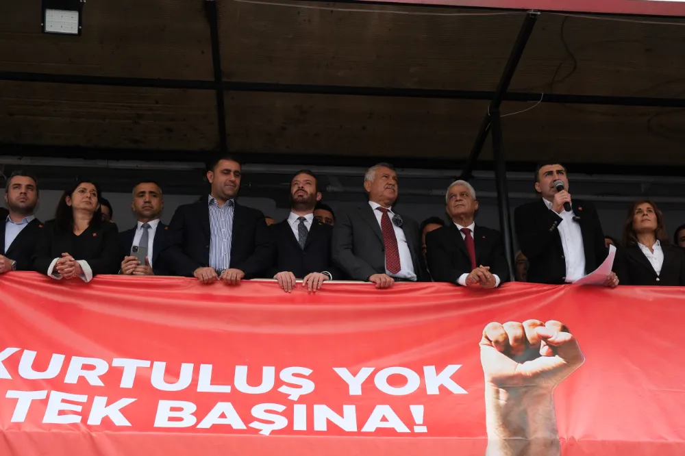 “YAPILANLAR SİYASİ BİR DARBEDİR”