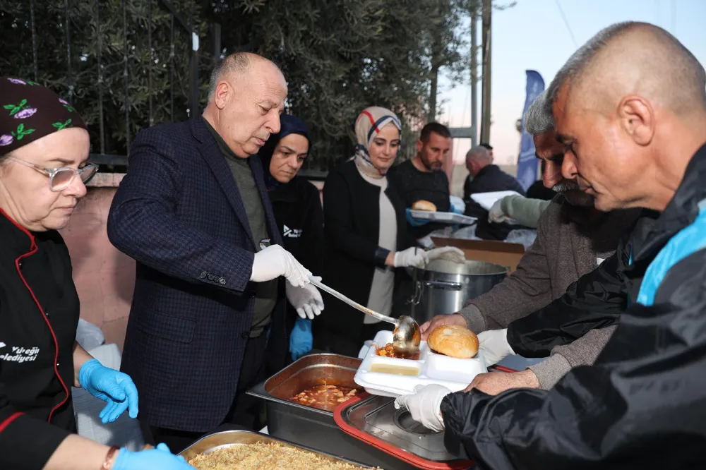 YÜREĞİR’DE RAMAZAN DAYANIŞMASI