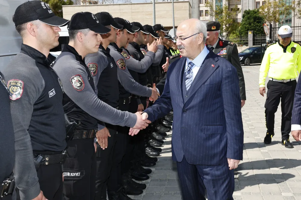 VALİ KÖŞGER GÜVENLİK GÜÇLERİMİZİN BAYRAMINI KUTLADI