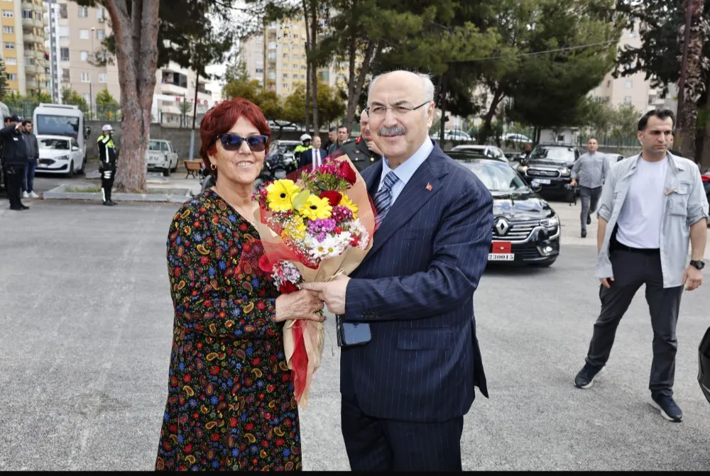 VALİ KÖŞGER HUZUREVİNDE BÜYÜKLERİMİZ İLE  BAYRAMLAŞTI