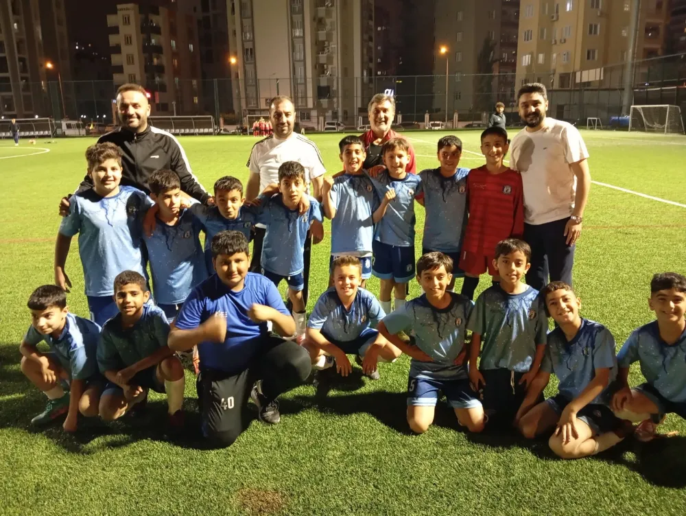 Yüreğir Demirspor Altyapısı Işıl Işıl