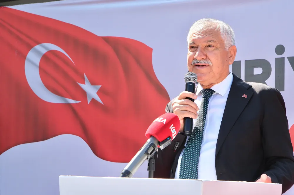 Büyükşehir Belediyesi;  Kızılay aracılığıyla Suriye’ye 3 tır insani yardım malzemesi gönderdi.