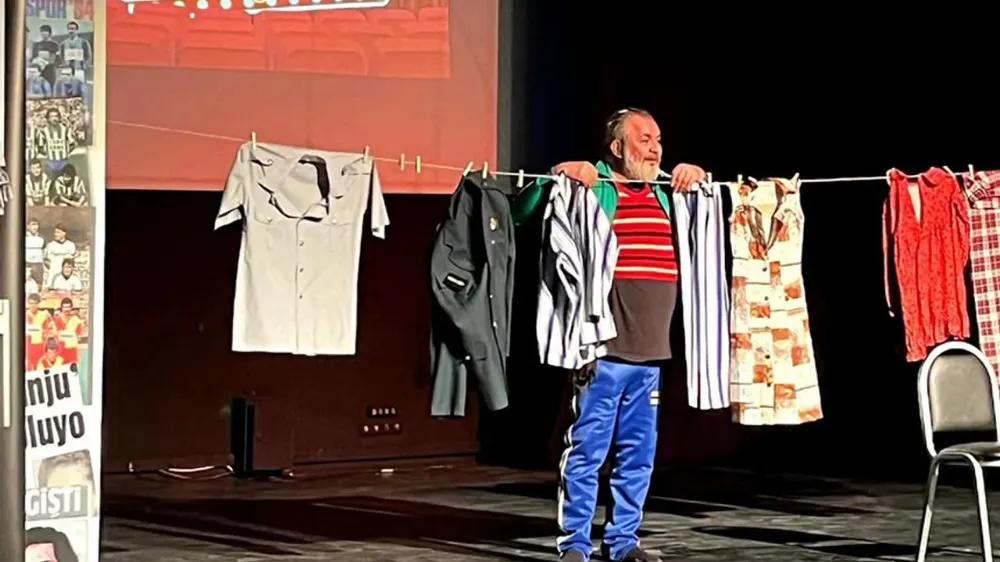  Müfit Can Saçıntı Yeni Oyunuyla Adana’da Sahne Alacak