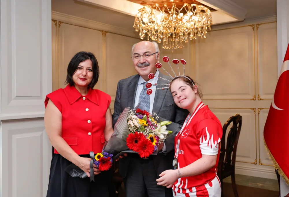 AVRUPA İKİNCİSİ SELİN NAZ ÖZCAN’DAN VALİ KÖŞGER’E ZİYARET