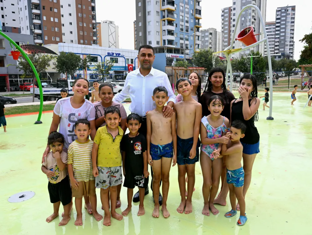 BAŞKAN EMRAH KOZAY, SU OYUN PARKI’NDA ÇOCUKLARLA BULUŞTU