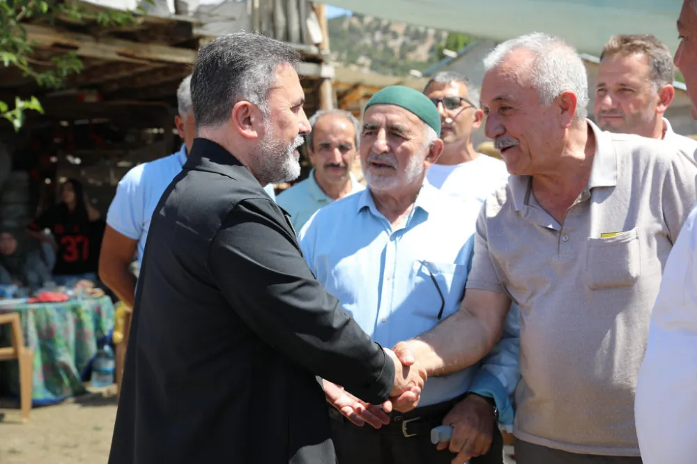 AK Parti İl Başkanı Tamer Dağlı, Tufanbeyli’de Vatandaşlarla Buluştu