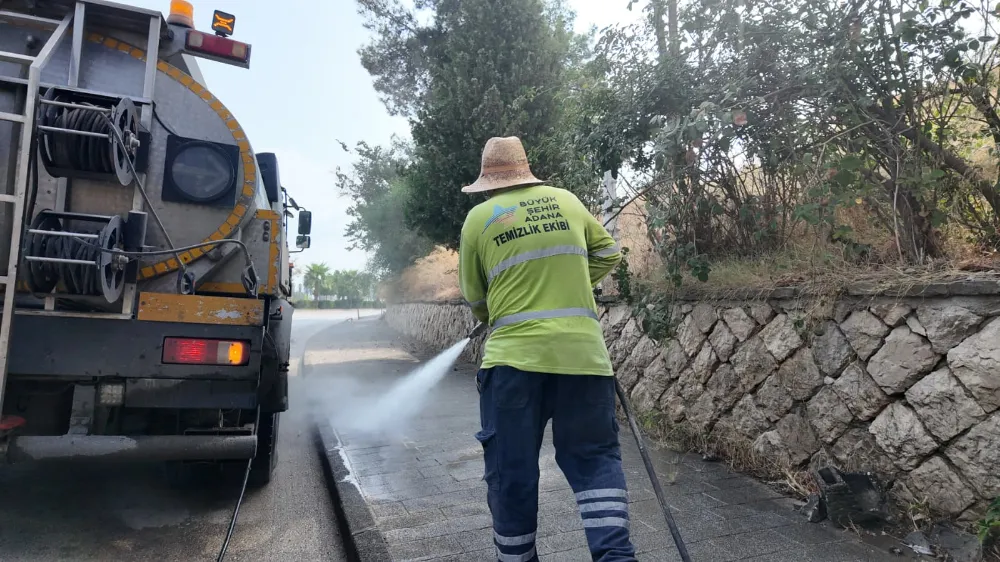 Büyükşehir Belediyesi, Adana’nın temiz ve düzenli olması için yoğun çalışıyor