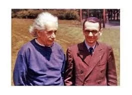 Einstein konferanslarına hep özel şoförü ile gidermiş. ..